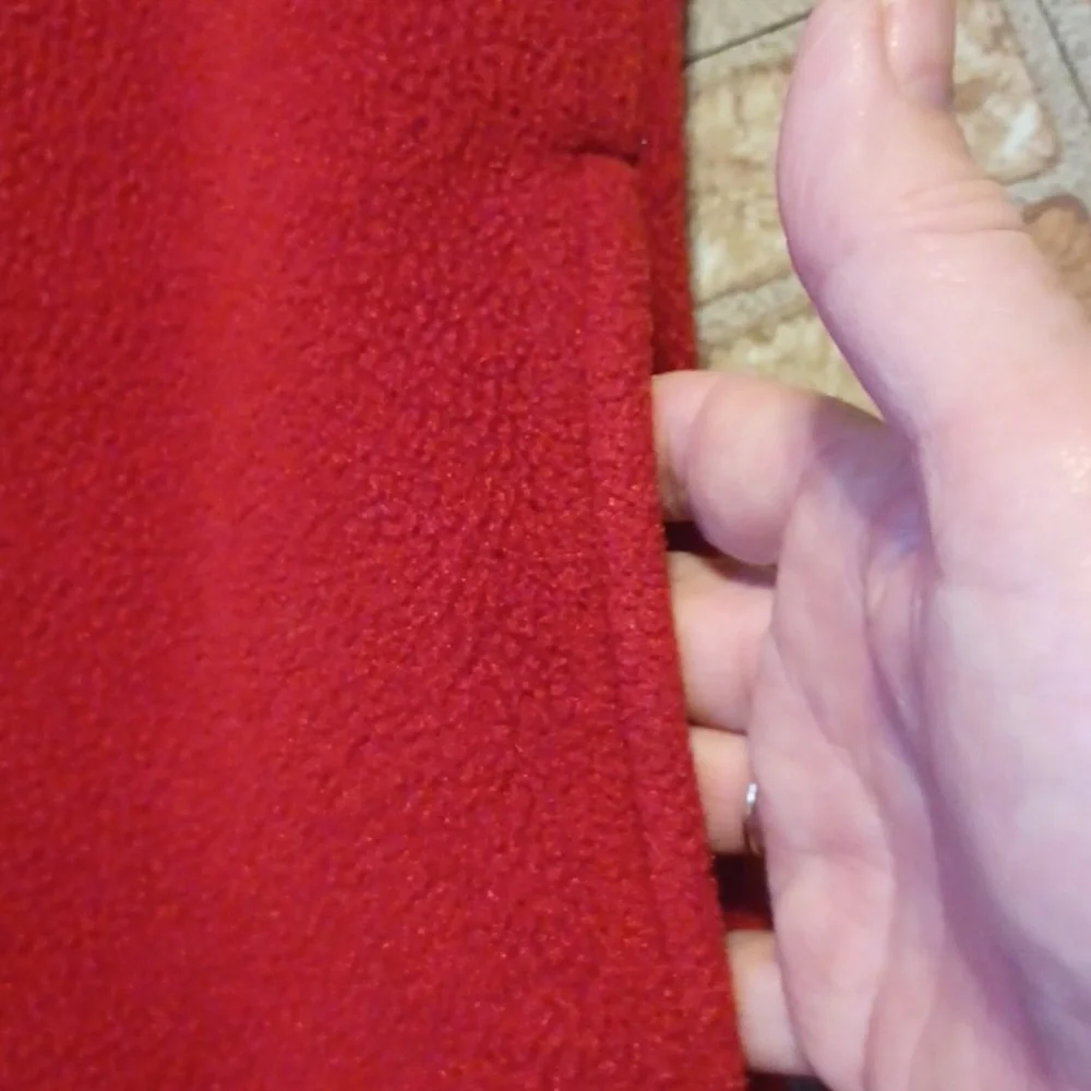 Eddie Bauer Men's Vibrant Burgundy Vest with Black Trim Xlarge Fleece